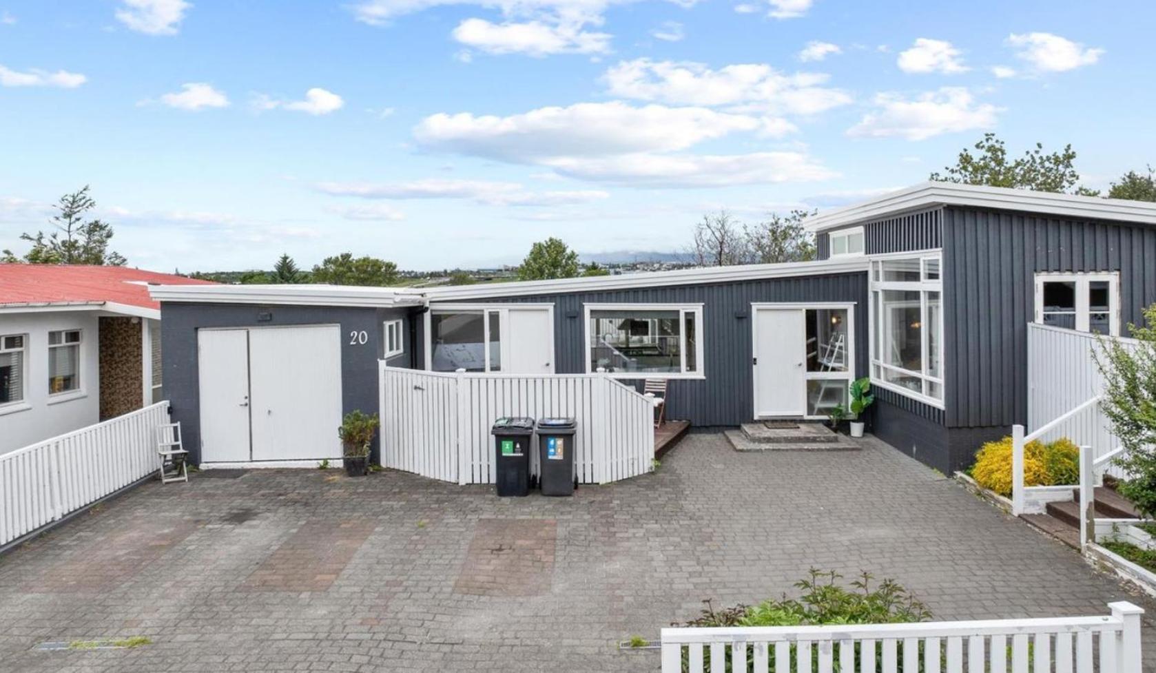 House - Villa With Garden And Hot Tub, 2 Min From Reykjavik Garthabaer Εξωτερικό φωτογραφία